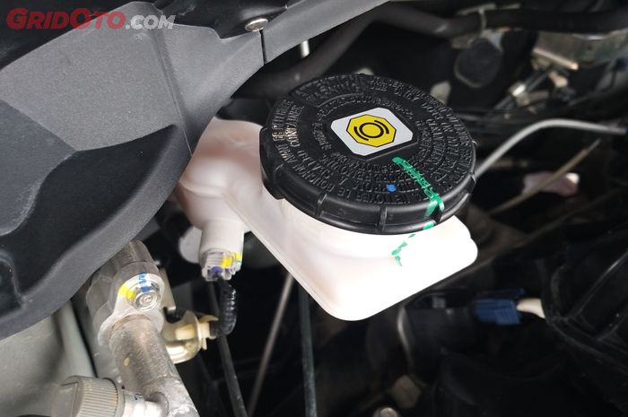 Tanda Minyak Rem Sudah Kotor Dan Wajib Dikuras